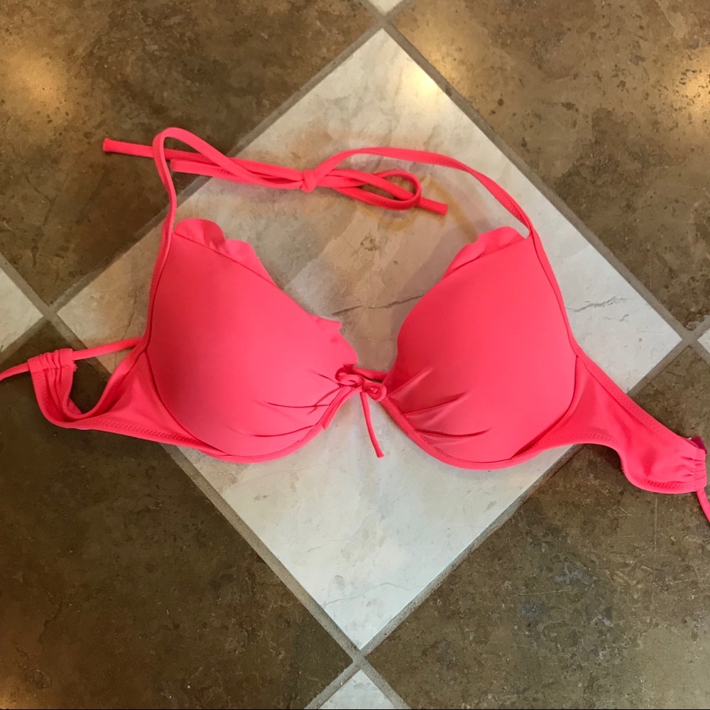 VS push-up ruffle bikini top